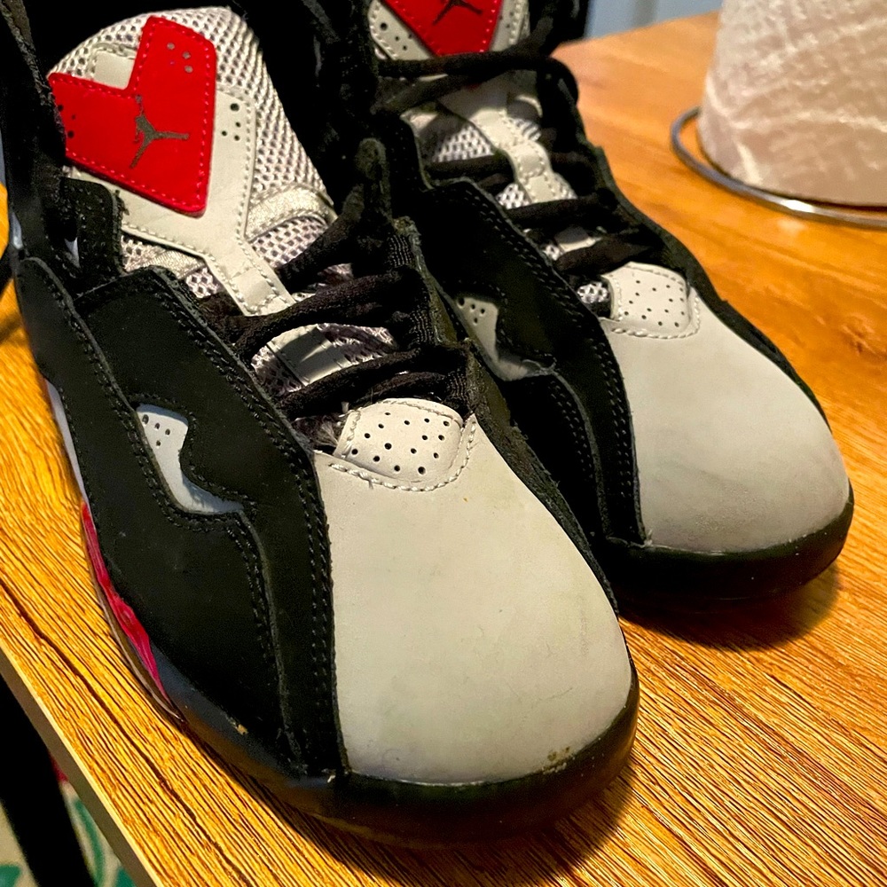 Boys Jordan’s 5/6!